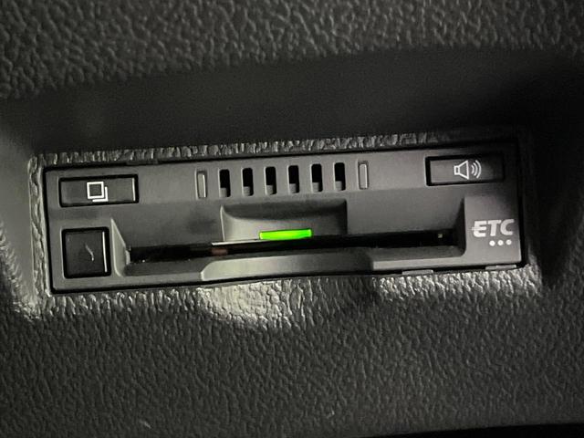 プリウス Ａ　純正ナビ　寒冷地仕様　衝突軽減　レーダークルーズ　バックカメラ　ＡＣ１００Ｖ電源　ブラインドスポットモニター　コーナーセンサー　ＬＥＤヘッド　ＬＥＤフォグ　ＥＴＣ　オートハイビーム　車線逸脱警報（7枚目）