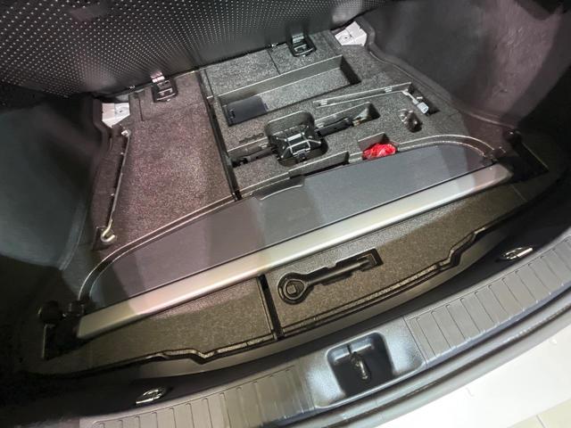 プリウス Ａ　純正ナビ　寒冷地仕様　衝突軽減　レーダークルーズ　バックカメラ　ＡＣ１００Ｖ電源　ブラインドスポットモニター　コーナーセンサー　ＬＥＤヘッド　ＬＥＤフォグ　ＥＴＣ　オートハイビーム　車線逸脱警報（57枚目）