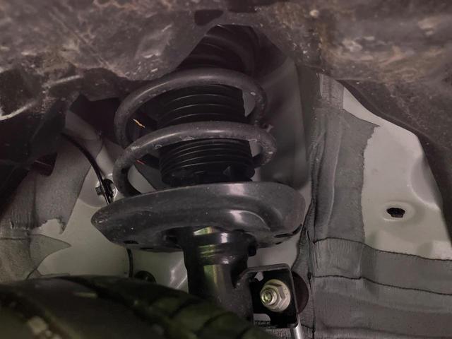 シエンタ ハイブリッドＺ　純正１０．５型ナビ　全周囲カメラ　両側電動ドア　衝突軽減　レーダークルーズ　コーナーセンサー　ブラインドスポットモニター　ＬＥＤヘッド　ＥＴＣ　オートハイビーム　車線逸脱警報　先行車発進告知機能（21枚目）