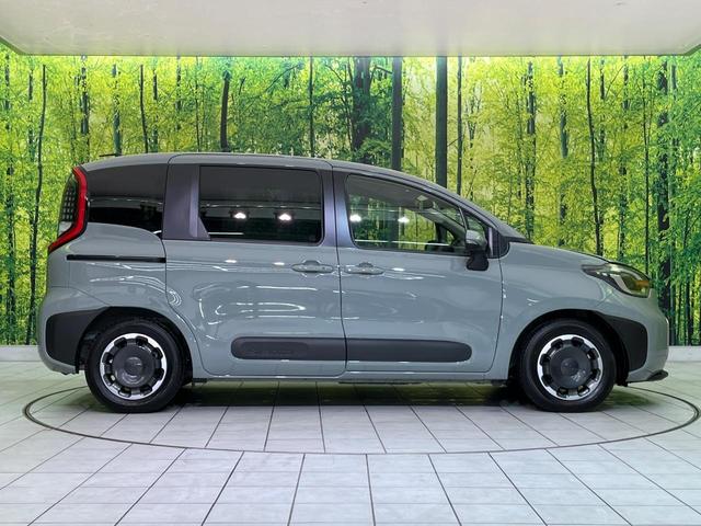 シエンタ ハイブリッドＺ　純正１０．５型ナビ　全周囲カメラ　両側電動ドア　衝突軽減　レーダークルーズ　コーナーセンサー　ブラインドスポットモニター　ＬＥＤヘッド　ＥＴＣ　オートハイビーム　車線逸脱警報　先行車発進告知機能（23枚目）