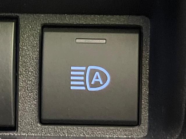 シエンタ ハイブリッドＺ　純正１０．５型ナビ　全周囲カメラ　両側電動ドア　衝突軽減　レーダークルーズ　コーナーセンサー　ブラインドスポットモニター　ＬＥＤヘッド　ＥＴＣ　オートハイビーム　車線逸脱警報　先行車発進告知機能（50枚目）