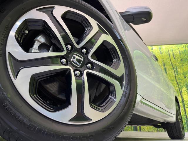 【純正１７インチアルミホイール】外観にマッチした純正アルミホイールを装着しております。各種社外アルミホイールや、スタッドレスタイヤも取扱いしております。是非ご相談ください♪