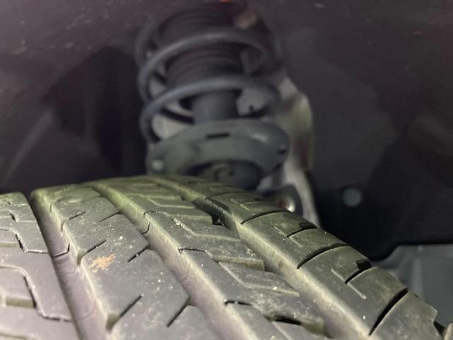 お車を安心してお乗りいただく為には、足回りの定期点検が欠かせません。サービスサポート（有償保証）では無料点検もご提供しており、安心のカーライフをお過ごしいただけるサポート体制が整っています。