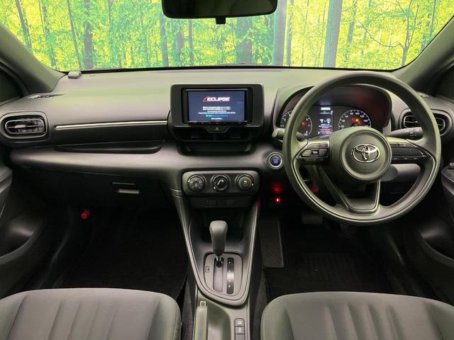ヤリス X ナビ 衝突軽減装置 スマートキー ETC オートハイビーム 車線逸脱警報 先行車発進告知機能 Bluetooth再生 プライバシーガラス 盗難防止装置 電動格納ドアミラー トラクションコントロール(2枚目)