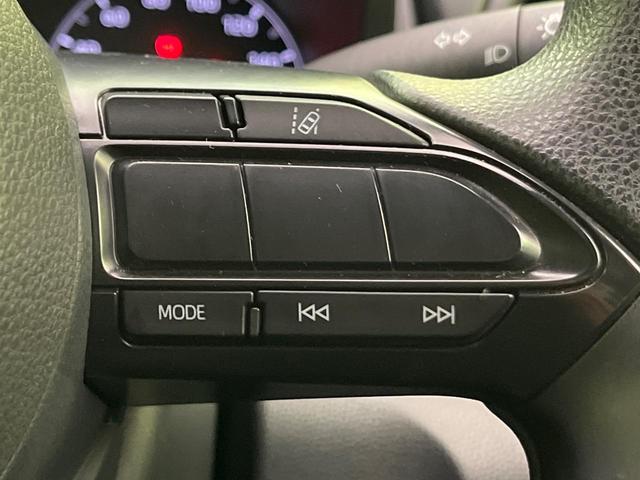 ヤリス X ナビ 衝突軽減装置 スマートキー ETC オートハイビーム 車線逸脱警報 先行車発進告知機能 Bluetooth再生 プライバシーガラス 盗難防止装置 電動格納ドアミラー トラクションコントロール(7枚目)