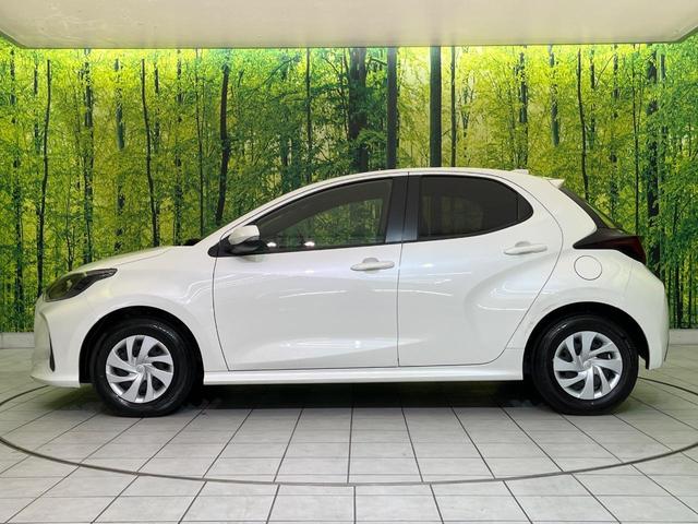 ヤリス X ナビ 衝突軽減装置 スマートキー ETC オートハイビーム 車線逸脱警報 先行車発進告知機能 Bluetooth再生 プライバシーガラス 盗難防止装置 電動格納ドアミラー トラクションコントロール(24枚目)