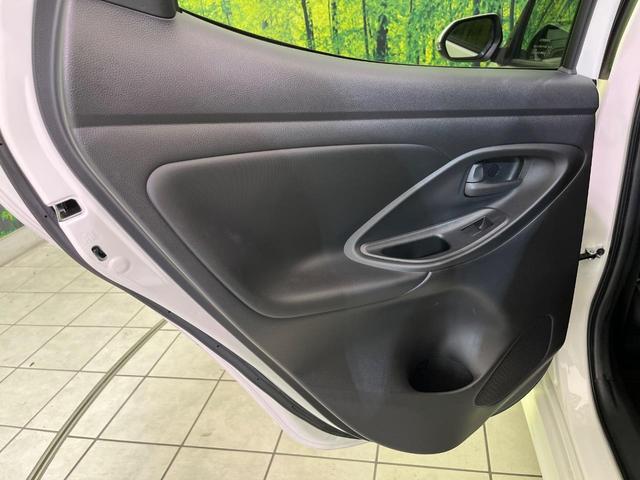 ヤリス X ナビ 衝突軽減装置 スマートキー ETC オートハイビーム 車線逸脱警報 先行車発進告知機能 Bluetooth再生 プライバシーガラス 盗難防止装置 電動格納ドアミラー トラクションコントロール(37枚目)