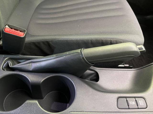 ヤリス X ナビ 衝突軽減装置 スマートキー ETC オートハイビーム 車線逸脱警報 先行車発進告知機能 Bluetooth再生 プライバシーガラス 盗難防止装置 電動格納ドアミラー トラクションコントロール(48枚目)