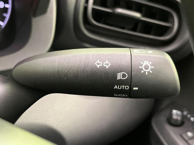 ヤリス X ナビ 衝突軽減装置 スマートキー ETC オートハイビーム 車線逸脱警報 先行車発進告知機能 Bluetooth再生 プライバシーガラス 盗難防止装置 電動格納ドアミラー トラクションコントロール(51枚目)