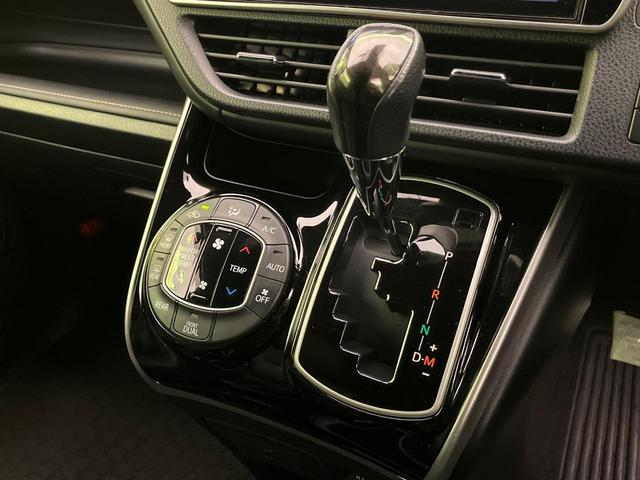 エスクァイア Gi 両側電動ドア 純正10型ナビ 後席モニター バックカメラ 衝突軽減装置 シートヒーター スマートキー LEDヘッド ETC クルコン オートハイビーム 車線逸脱警報 デュアルエアコン 先行車発進告知機(63枚目)