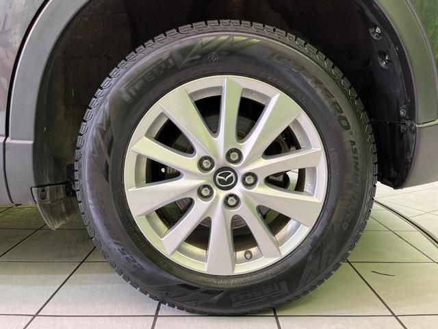 CX-5 XD ナビ バックカメラ 衝突軽減装置 BOSEサウンド スマートキー HIDヘッド ETC クルコン オートライト 純正17インチAW 革巻きステアリング フォグライト ドアバイザー プライバシーガラス(28枚目)