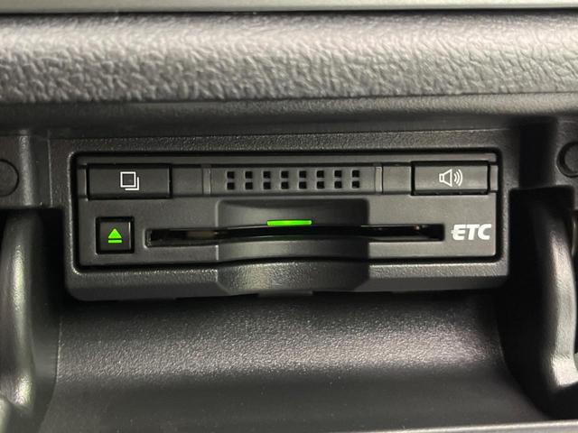 クラウンハイブリッド ロイヤルサルーン　メーカーナビ　全周囲カメラ　シートヒーター　パワーシート　ＨＩＤヘッド　ＥＴＣ　クルコン　スマートキー　純正１６インチＡＷ　オートライト　デュアルエアコン　Ｂｌｕｅｔｏｏｔｈ　ＣＤ／ＤＶＤ　フルセグ（6枚目）