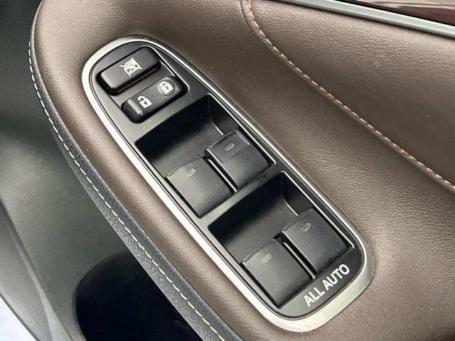 クラウンハイブリッド ロイヤルサルーン　メーカーナビ　全周囲カメラ　シートヒーター　パワーシート　ＨＩＤヘッド　ＥＴＣ　クルコン　スマートキー　純正１６インチＡＷ　オートライト　デュアルエアコン　Ｂｌｕｅｔｏｏｔｈ　ＣＤ／ＤＶＤ　フルセグ（33枚目）