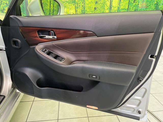 クラウンハイブリッド ロイヤルサルーン　メーカーナビ　全周囲カメラ　シートヒーター　パワーシート　ＨＩＤヘッド　ＥＴＣ　クルコン　スマートキー　純正１６インチＡＷ　オートライト　デュアルエアコン　Ｂｌｕｅｔｏｏｔｈ　ＣＤ／ＤＶＤ　フルセグ（36枚目）