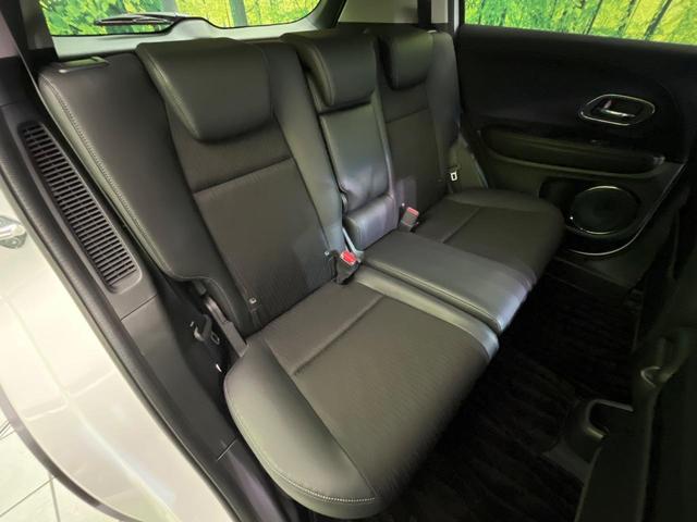 ヴェゼル ハイブリッドＸ・ホンダセンシング　後期　純正８型ナビ　レーダークルーズ　バックカメラ　ＬＥＤヘッド　ＥＴＣ　誤発進抑制　車線逸脱警報　純正１７インチＡＷ　オートライト　オートエアコン　Ｂｌｕｅｔｏｏｔｈ　フルセグＴＶ　ＣＤ／ＤＶＤ再生（9枚目）