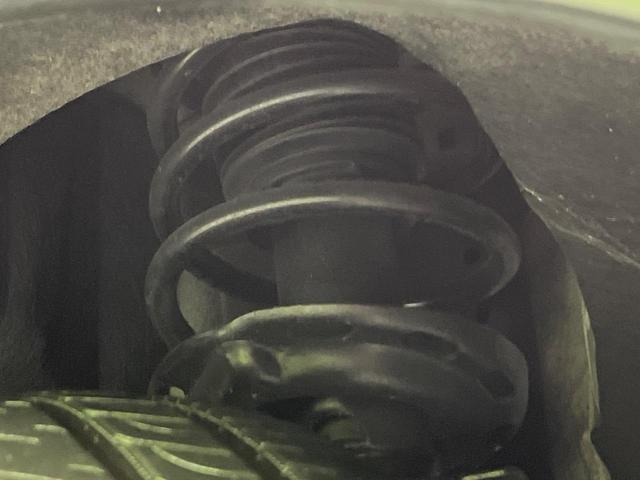 ヴェゼル ハイブリッドＸ・ホンダセンシング　後期　純正８型ナビ　レーダークルーズ　バックカメラ　ＬＥＤヘッド　ＥＴＣ　誤発進抑制　車線逸脱警報　純正１７インチＡＷ　オートライト　オートエアコン　Ｂｌｕｅｔｏｏｔｈ　フルセグＴＶ　ＣＤ／ＤＶＤ再生（20枚目）