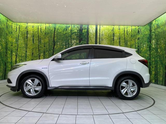ヴェゼル ハイブリッドＸ・ホンダセンシング　後期　純正８型ナビ　レーダークルーズ　バックカメラ　ＬＥＤヘッド　ＥＴＣ　誤発進抑制　車線逸脱警報　純正１７インチＡＷ　オートライト　オートエアコン　Ｂｌｕｅｔｏｏｔｈ　フルセグＴＶ　ＣＤ／ＤＶＤ再生（26枚目）