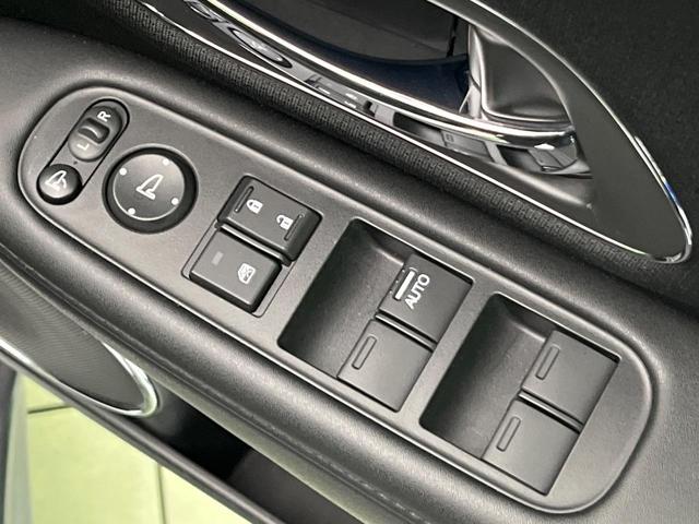 ヴェゼル ハイブリッドＸ・ホンダセンシング　後期　純正８型ナビ　レーダークルーズ　バックカメラ　ＬＥＤヘッド　ＥＴＣ　誤発進抑制　車線逸脱警報　純正１７インチＡＷ　オートライト　オートエアコン　Ｂｌｕｅｔｏｏｔｈ　フルセグＴＶ　ＣＤ／ＤＶＤ再生（32枚目）