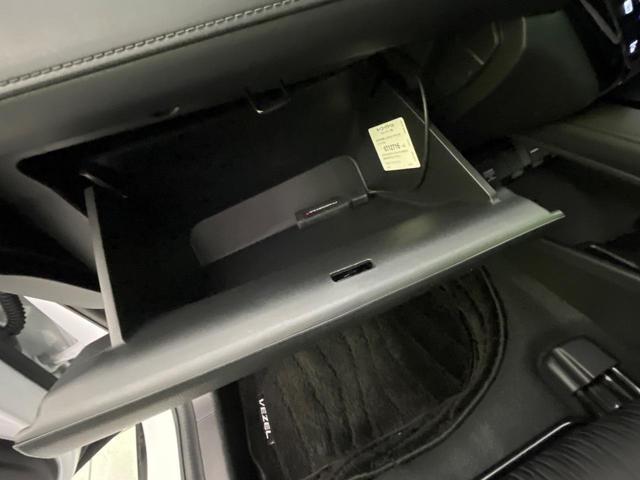 ヴェゼル ハイブリッドＸ・ホンダセンシング　後期　純正８型ナビ　レーダークルーズ　バックカメラ　ＬＥＤヘッド　ＥＴＣ　誤発進抑制　車線逸脱警報　純正１７インチＡＷ　オートライト　オートエアコン　Ｂｌｕｅｔｏｏｔｈ　フルセグＴＶ　ＣＤ／ＤＶＤ再生（56枚目）