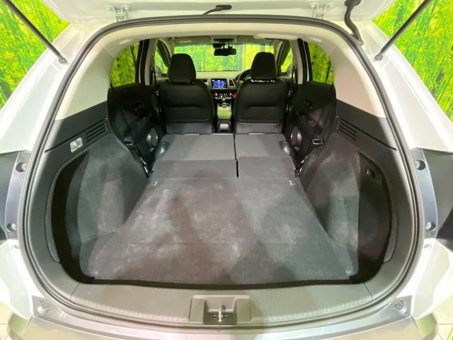 ヴェゼル ハイブリッドＸ・ホンダセンシング　後期　純正８型ナビ　レーダークルーズ　バックカメラ　ＬＥＤヘッド　ＥＴＣ　誤発進抑制　車線逸脱警報　純正１７インチＡＷ　オートライト　オートエアコン　Ｂｌｕｅｔｏｏｔｈ　フルセグＴＶ　ＣＤ／ＤＶＤ再生（59枚目）