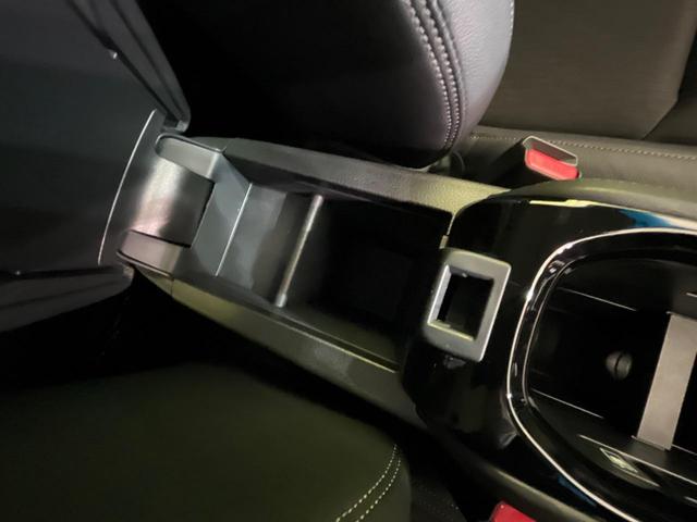 ヴェゼル ハイブリッドＸ・ホンダセンシング　後期　純正８型ナビ　レーダークルーズ　バックカメラ　ＬＥＤヘッド　ＥＴＣ　誤発進抑制　車線逸脱警報　純正１７インチＡＷ　オートライト　オートエアコン　Ｂｌｕｅｔｏｏｔｈ　フルセグＴＶ　ＣＤ／ＤＶＤ再生（63枚目）