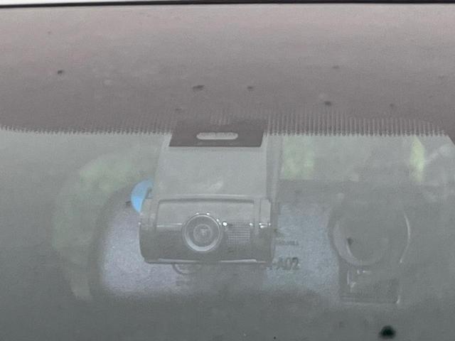 ヴェゼル ハイブリッドＸ・ホンダセンシング　後期　純正８型ナビ　レーダークルーズ　バックカメラ　ＬＥＤヘッド　ＥＴＣ　誤発進抑制　車線逸脱警報　純正１７インチＡＷ　オートライト　オートエアコン　Ｂｌｕｅｔｏｏｔｈ　フルセグＴＶ　ＣＤ／ＤＶＤ再生（68枚目）