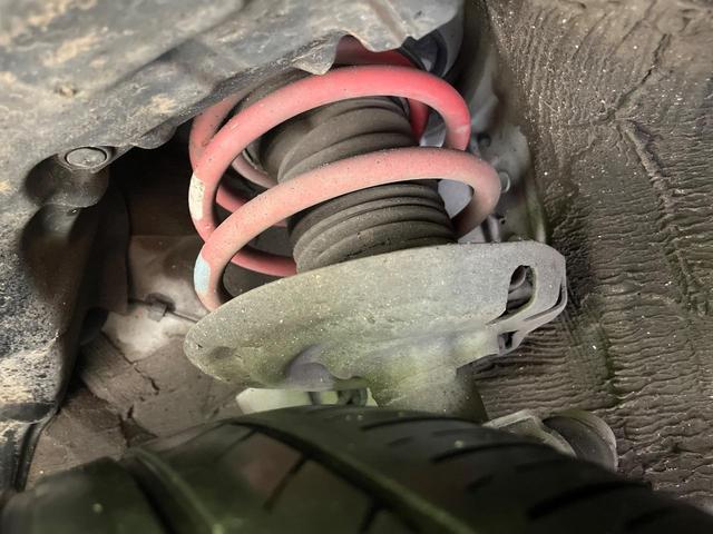 プリウスＰＨＶ Ｓナビパッケージ・ＧＲスポーツ　純正１１．６型ナビ　バックカメラ　衝突軽減装置　レーダークルーズ　ハーフレザーシート　シートヒーター　コーナーセンサー　スマートキー　ＬＥＤヘッド　ＥＴＣ　オートハイビーム　オートエアコン（20枚目）