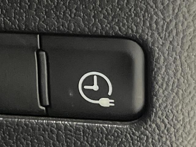 プリウスＰＨＶ Ｓナビパッケージ・ＧＲスポーツ　純正１１．６型ナビ　バックカメラ　衝突軽減装置　レーダークルーズ　ハーフレザーシート　シートヒーター　コーナーセンサー　スマートキー　ＬＥＤヘッド　ＥＴＣ　オートハイビーム　オートエアコン（28枚目）