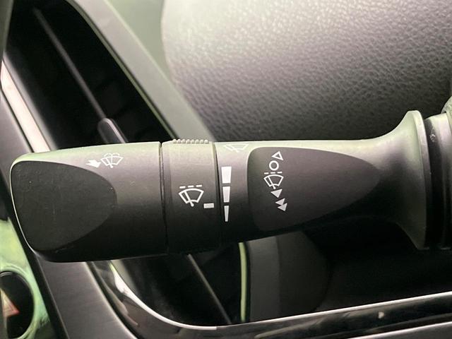 プリウスＰＨＶ Ｓナビパッケージ・ＧＲスポーツ　純正１１．６型ナビ　バックカメラ　衝突軽減装置　レーダークルーズ　ハーフレザーシート　シートヒーター　コーナーセンサー　スマートキー　ＬＥＤヘッド　ＥＴＣ　オートハイビーム　オートエアコン（33枚目）