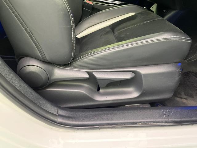 プリウスＰＨＶ Ｓナビパッケージ・ＧＲスポーツ　純正１１．６型ナビ　バックカメラ　衝突軽減装置　レーダークルーズ　ハーフレザーシート　シートヒーター　コーナーセンサー　スマートキー　ＬＥＤヘッド　ＥＴＣ　オートハイビーム　オートエアコン（51枚目）