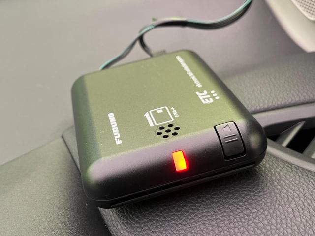 ヤリスクロス Ｘ　ナビ　バックカメラ　衝突軽減装置　レーダークルーズ　コーナーセンサー　スマートキー　ＥＴＣ　オートハイビーム　レーンキープ　車線逸脱警報　先行車発進告知機能　Ｂｌｕｅｔｏｏｔｈ再生　フルセグ（7枚目）