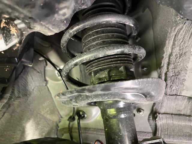 ヤリスクロス Ｘ　ナビ　バックカメラ　衝突軽減装置　レーダークルーズ　コーナーセンサー　スマートキー　ＥＴＣ　オートハイビーム　レーンキープ　車線逸脱警報　先行車発進告知機能　Ｂｌｕｅｔｏｏｔｈ再生　フルセグ（20枚目）