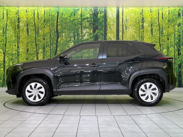 ヤリスクロス Ｘ　ナビ　バックカメラ　衝突軽減装置　レーダークルーズ　コーナーセンサー　スマートキー　ＥＴＣ　オートハイビーム　レーンキープ　車線逸脱警報　先行車発進告知機能　Ｂｌｕｅｔｏｏｔｈ再生　フルセグ（22枚目）