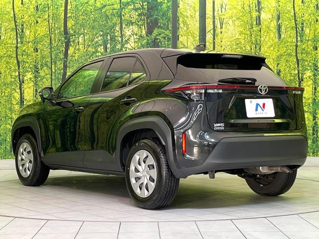 ヤリスクロス Ｘ　ナビ　バックカメラ　衝突軽減装置　レーダークルーズ　コーナーセンサー　スマートキー　ＥＴＣ　オートハイビーム　レーンキープ　車線逸脱警報　先行車発進告知機能　Ｂｌｕｅｔｏｏｔｈ再生　フルセグ（23枚目）