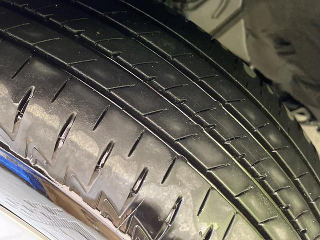 ヤリスクロス Ｘ　ナビ　バックカメラ　衝突軽減装置　レーダークルーズ　コーナーセンサー　スマートキー　ＥＴＣ　オートハイビーム　レーンキープ　車線逸脱警報　先行車発進告知機能　Ｂｌｕｅｔｏｏｔｈ再生　フルセグ（27枚目）