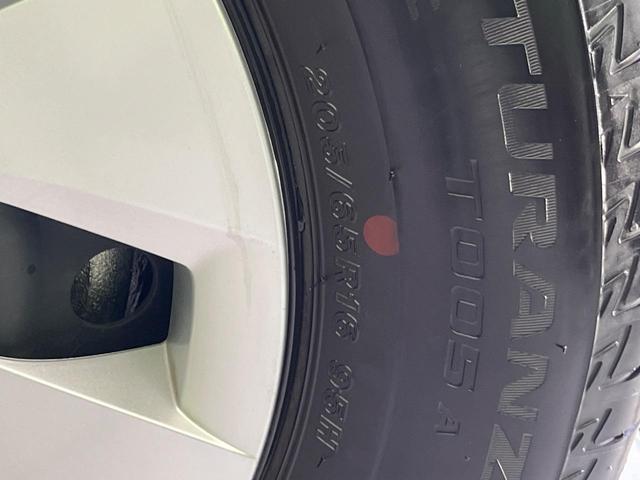 ヤリスクロス Ｘ　ナビ　バックカメラ　衝突軽減装置　レーダークルーズ　コーナーセンサー　スマートキー　ＥＴＣ　オートハイビーム　レーンキープ　車線逸脱警報　先行車発進告知機能　Ｂｌｕｅｔｏｏｔｈ再生　フルセグ（28枚目）