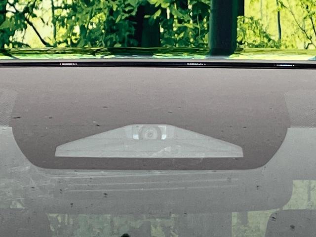 ヤリスクロス Ｘ　ナビ　バックカメラ　衝突軽減装置　レーダークルーズ　コーナーセンサー　スマートキー　ＥＴＣ　オートハイビーム　レーンキープ　車線逸脱警報　先行車発進告知機能　Ｂｌｕｅｔｏｏｔｈ再生　フルセグ（30枚目）