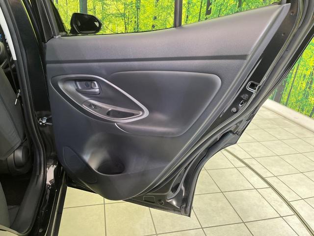 ヤリスクロス Ｘ　ナビ　バックカメラ　衝突軽減装置　レーダークルーズ　コーナーセンサー　スマートキー　ＥＴＣ　オートハイビーム　レーンキープ　車線逸脱警報　先行車発進告知機能　Ｂｌｕｅｔｏｏｔｈ再生　フルセグ（41枚目）