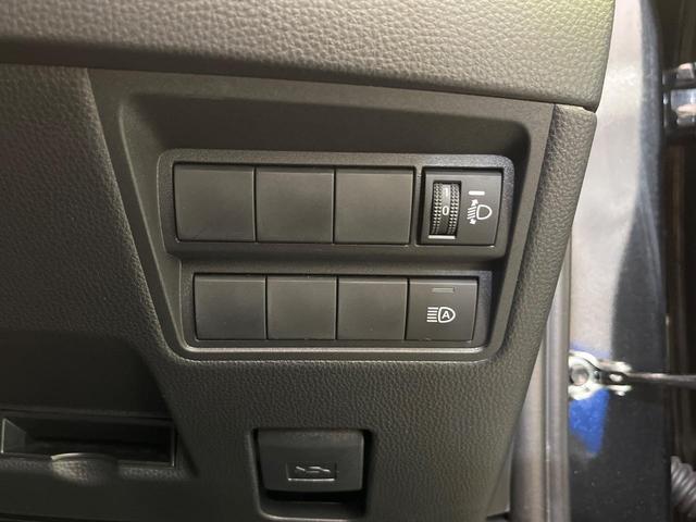 ヤリスクロス Ｘ　ナビ　バックカメラ　衝突軽減装置　レーダークルーズ　コーナーセンサー　スマートキー　ＥＴＣ　オートハイビーム　レーンキープ　車線逸脱警報　先行車発進告知機能　Ｂｌｕｅｔｏｏｔｈ再生　フルセグ（44枚目）