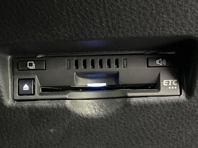 C-HR S GRスポーツ 純正8型ナビ 2トーンカラー 純正19インチAW 衝突軽減 レーダークルーズ バックカメラ 半革シート シートヒーター スマートキー LEDヘッド LEDフォグ ETC オートハイビーム 車線逸脱警報(7枚目)