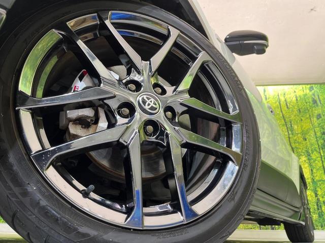 C-HR S GRスポーツ 純正8型ナビ 2トーンカラー 純正19インチAW 衝突軽減 レーダークルーズ バックカメラ 半革シート シートヒーター スマートキー LEDヘッド LEDフォグ ETC オートハイビーム 車線逸脱警報(13枚目)