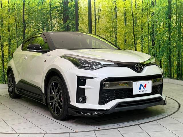 C-HR S GRスポーツ 純正8型ナビ 2トーンカラー 純正19インチAW 衝突軽減 レーダークルーズ バックカメラ 半革シート シートヒーター スマートキー LEDヘッド LEDフォグ ETC オートハイビーム 車線逸脱警報(16枚目)