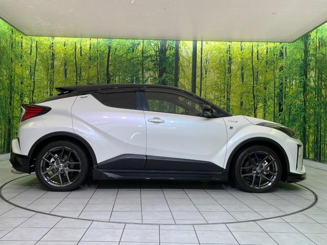 C-HR S GRスポーツ 純正8型ナビ 2トーンカラー 純正19インチAW 衝突軽減 レーダークルーズ バックカメラ 半革シート シートヒーター スマートキー LEDヘッド LEDフォグ ETC オートハイビーム 車線逸脱警報(21枚目)