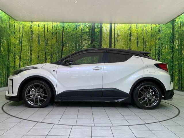 C-HR S GRスポーツ 純正8型ナビ 2トーンカラー 純正19インチAW 衝突軽減 レーダークルーズ バックカメラ 半革シート シートヒーター スマートキー LEDヘッド LEDフォグ ETC オートハイビーム 車線逸脱警報(23枚目)