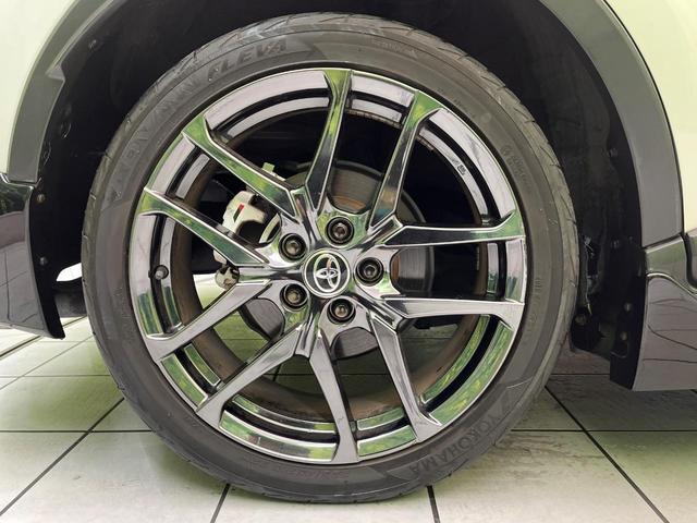 C-HR S GRスポーツ 純正8型ナビ 2トーンカラー 純正19インチAW 衝突軽減 レーダークルーズ バックカメラ 半革シート シートヒーター スマートキー LEDヘッド LEDフォグ ETC オートハイビーム 車線逸脱警報(26枚目)