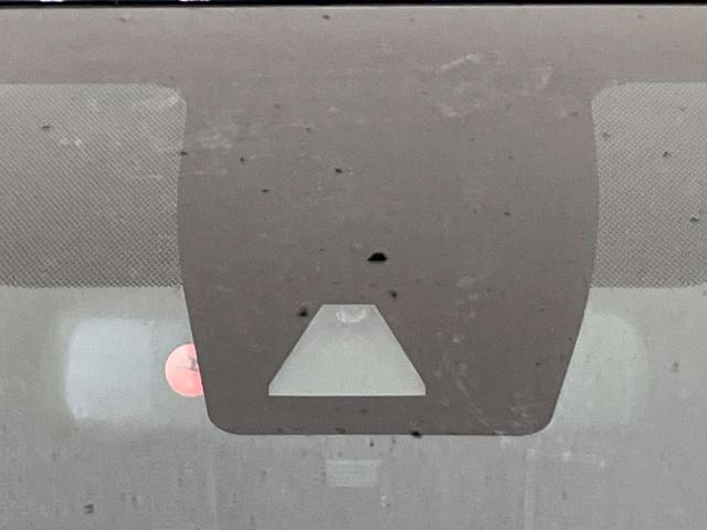 C-HR S GRスポーツ 純正8型ナビ 2トーンカラー 純正19インチAW 衝突軽減 レーダークルーズ バックカメラ 半革シート シートヒーター スマートキー LEDヘッド LEDフォグ ETC オートハイビーム 車線逸脱警報(61枚目)