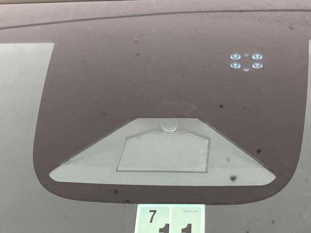 ヴェゼル e:HEV Z 純正18インチAW 純正9型ナビ バックカメラ 衝突軽減 ハーフレザーシート コーナーセンサー 置くだけ充電 スマートキー LEDヘッド オートライト ETC オートハイビーム 車線逸脱警報(5枚目)