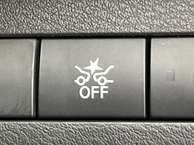 キックス Ｘ　ツートーンインテリアエディション　純正９型ナビ　全周囲カメラ　衝突軽減装置　プロパイロット　半革シート　シートヒーター　コーナーセンサー　スマートキー　ＬＥＤヘッド　ＥＴＣ　純正１７インチＡＷ　車線逸脱警報　オートハイビーム（5枚目）