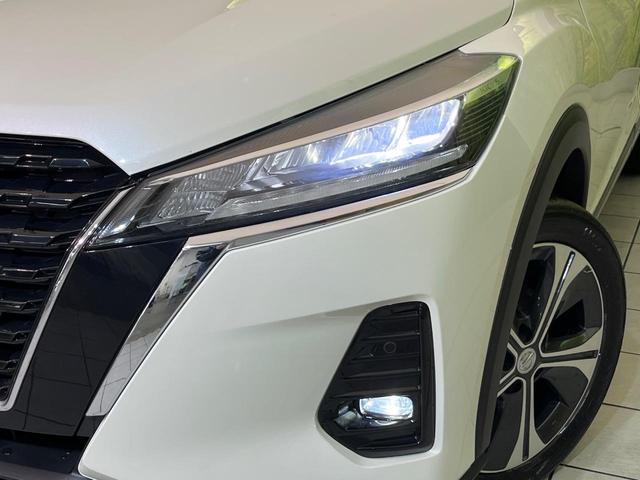 キックス Ｘ　ツートーンインテリアエディション　純正９型ナビ　全周囲カメラ　衝突軽減装置　プロパイロット　半革シート　シートヒーター　コーナーセンサー　スマートキー　ＬＥＤヘッド　ＥＴＣ　純正１７インチＡＷ　車線逸脱警報　オートハイビーム（12枚目）