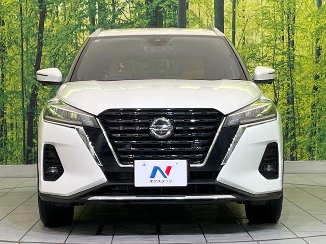 キックス Ｘ　ツートーンインテリアエディション　純正９型ナビ　全周囲カメラ　衝突軽減装置　プロパイロット　半革シート　シートヒーター　コーナーセンサー　スマートキー　ＬＥＤヘッド　ＥＴＣ　純正１７インチＡＷ　車線逸脱警報　オートハイビーム（14枚目）